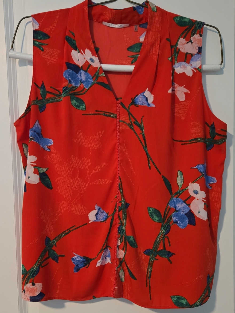 Tahari Red Floral V-Neck Sleeveless Top